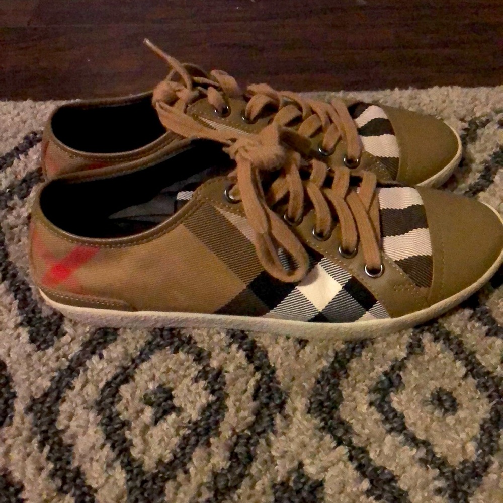 Burberry shoes